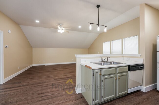Building Photo - 2 Bed 2 Bath on Johns Island