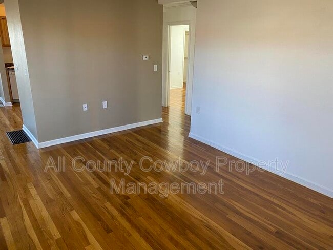 Building Photo - 1222 Logan Ave