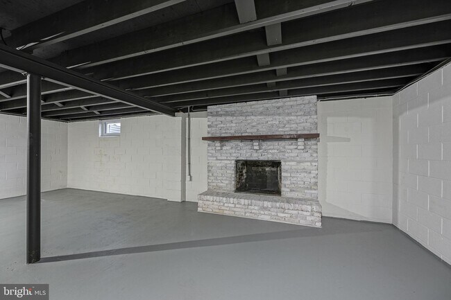 Building Photo - 123 Thies Rd
