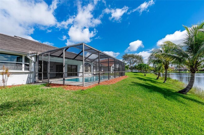 Building Photo - 721 NW 193rd Ave