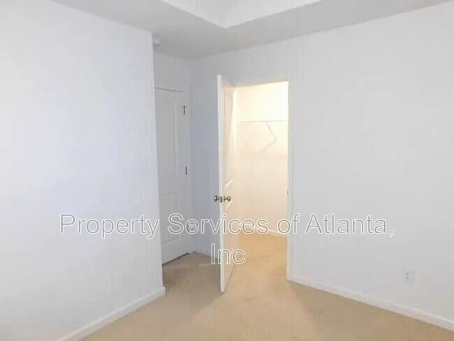 Building Photo - 887 Society Cir