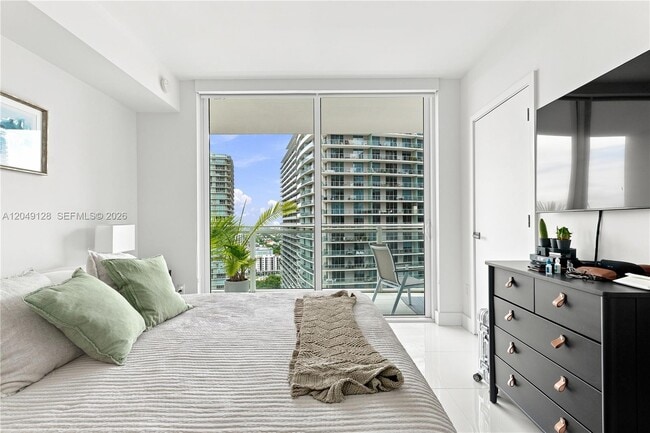 Building Photo - 1080 Brickell Ave