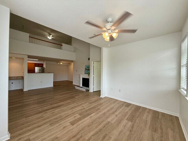 Building Photo - Bright and updated 3-bedroom, 2-bath condo