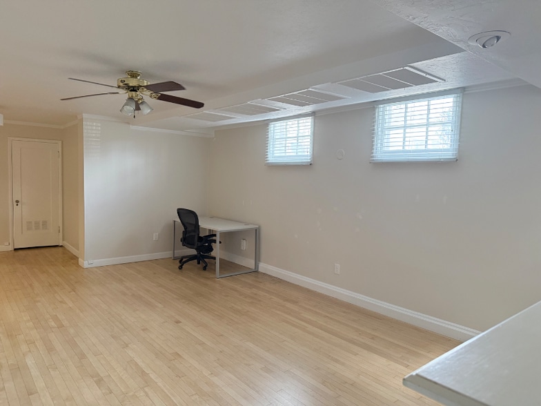 Building Photo - 960 S 1300 E