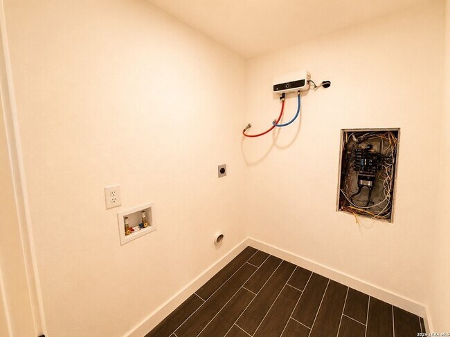 Building Photo - 22823 Copper Cyn Dr