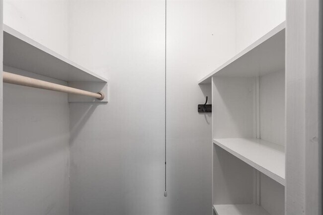 Building Photo - 9423 Highmeadow Dr