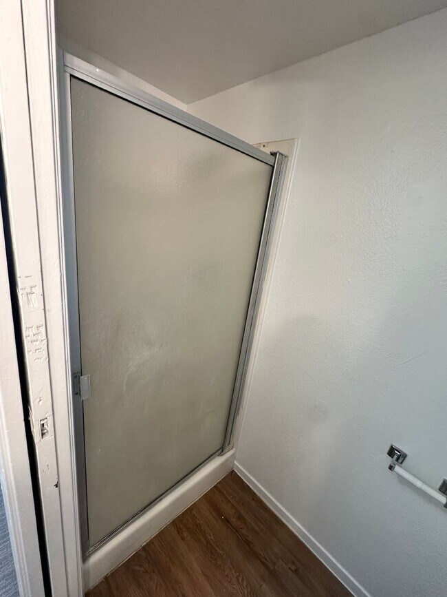 Building Photo - 5666 E Lake Mead Blvd