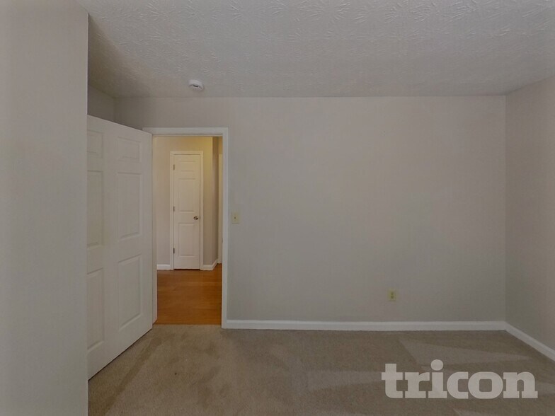 Building Photo - 5085 Forest View Trail