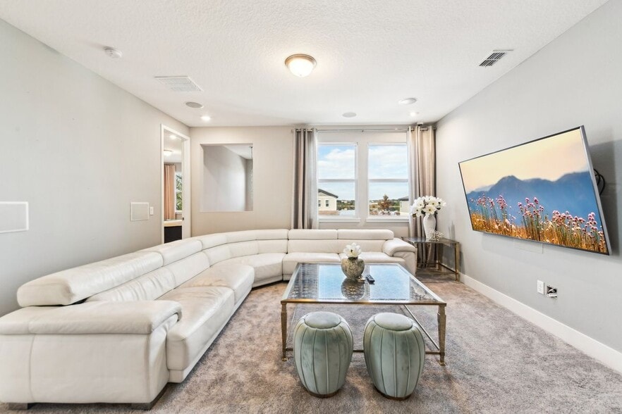 Building Photo - 6054 Bimini Twist Loop