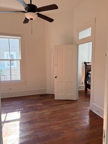 Building Photo - 606 14th St