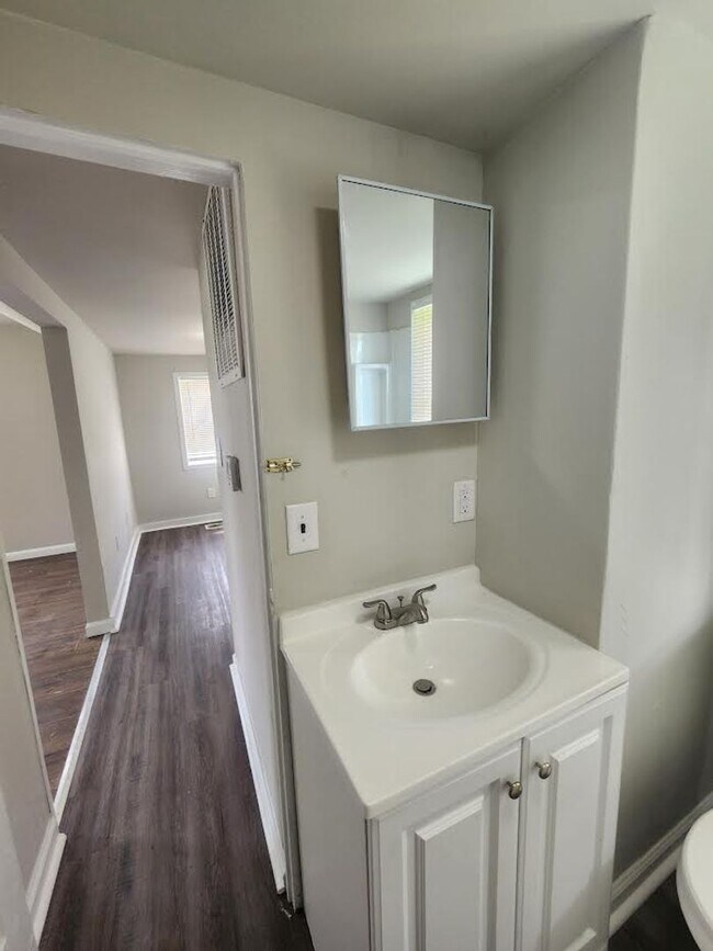 Building Photo - Studio Apartment on S Brookville Rd & S Arlington Ave - SECTION 8 WELCOME- COMING SOON!