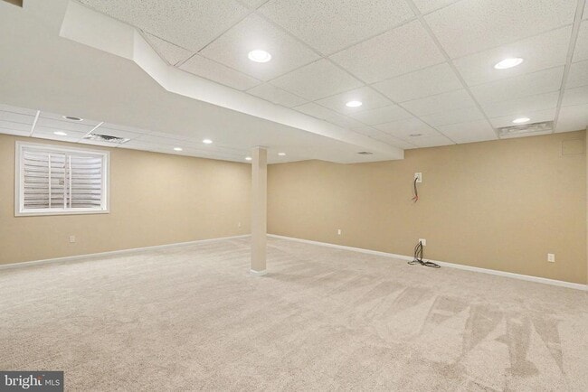 Building Photo - 1841 Vista Dr