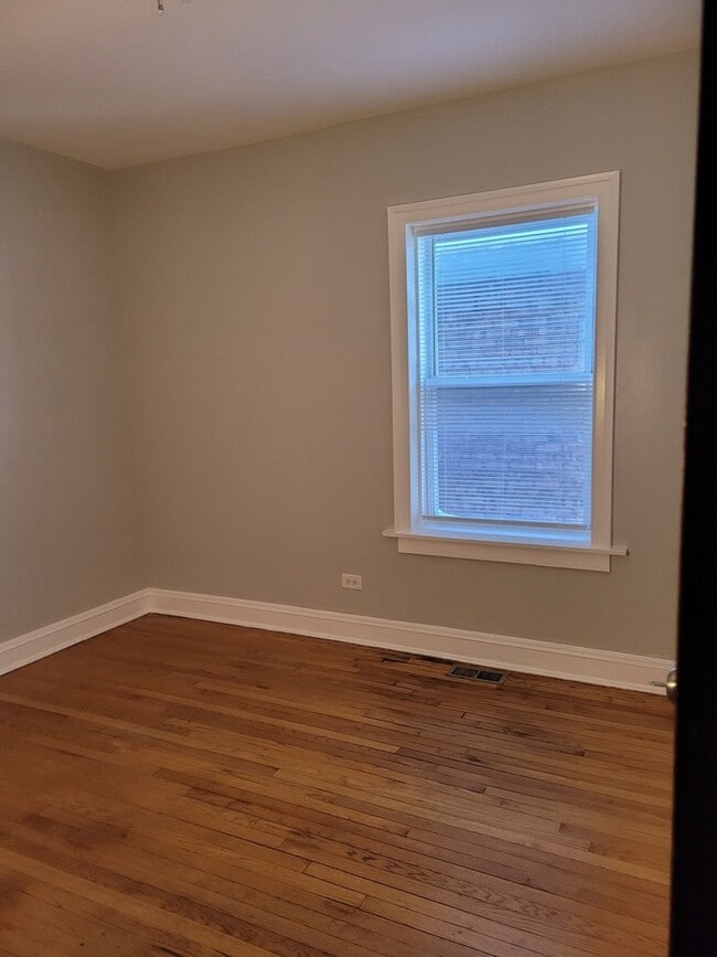 Building Photo - 6652 S Rockwell St