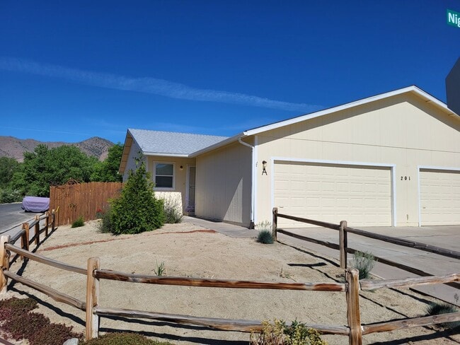 Building Photo - NIG0201&gt;**