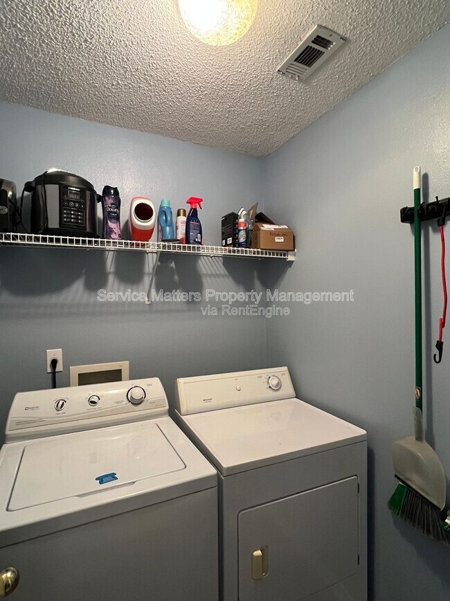 Building Photo - 2439 Redoubt Ave