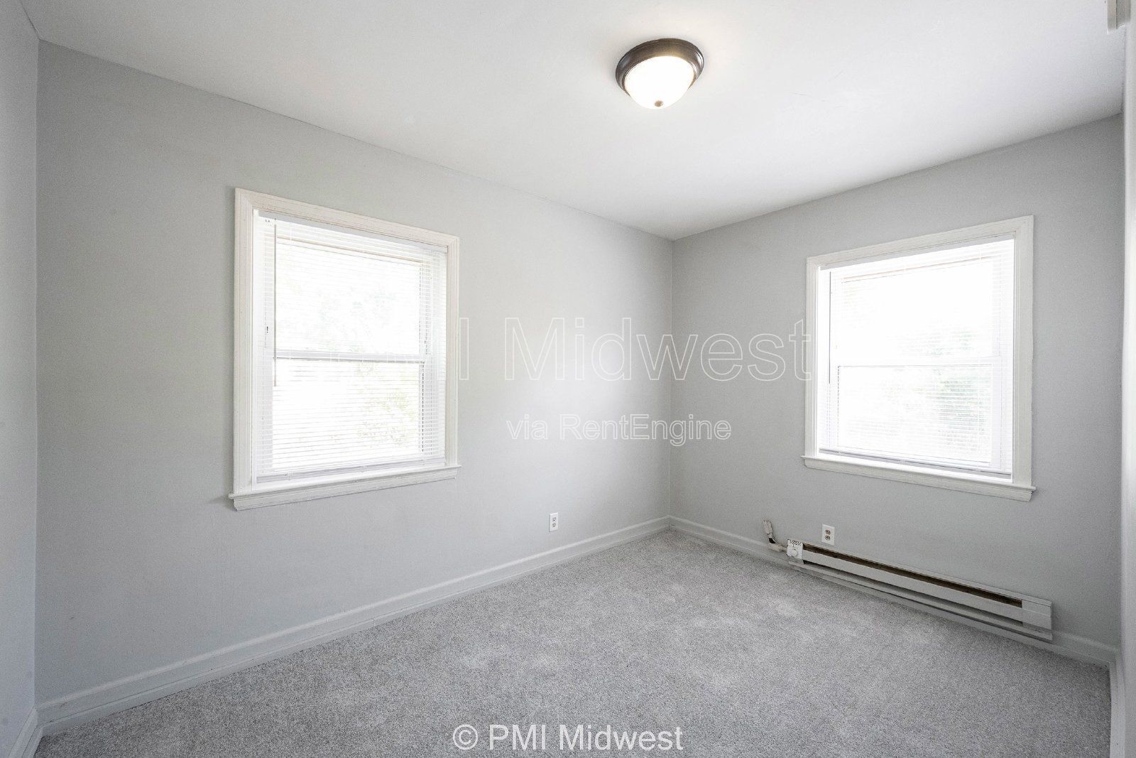 Building Photo - 3725 N Sherman Dr