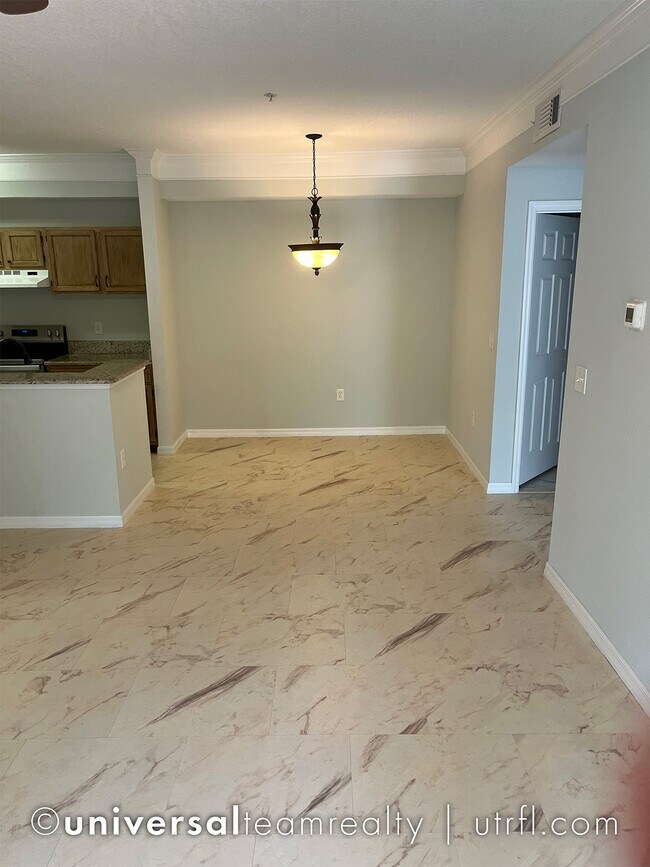 Building Photo - 11561 Villa Grand