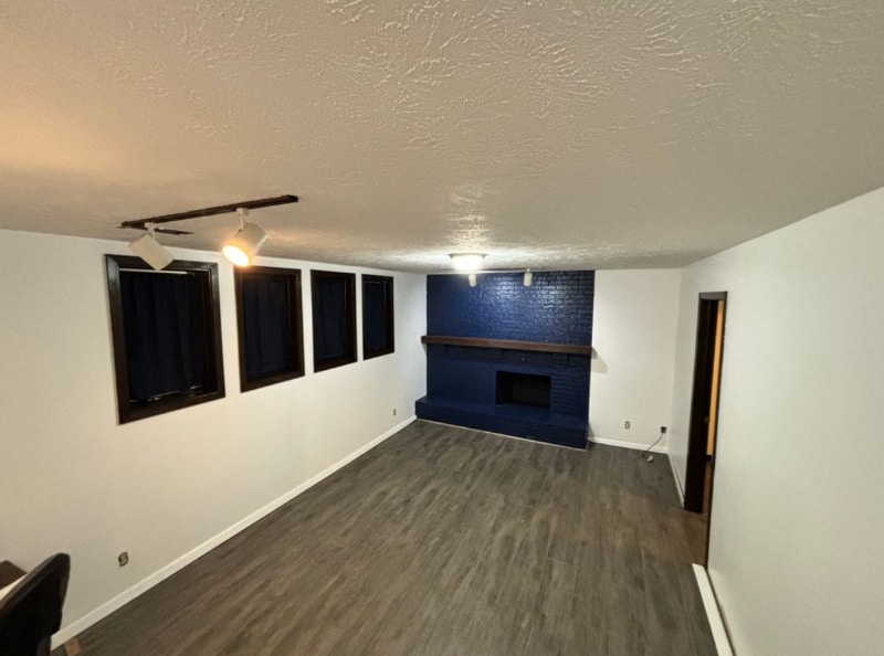 Building Photo - 14112 Pine St