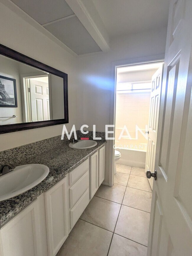 Building Photo - Great Deal on Beautiful 4 Bedroom Home!