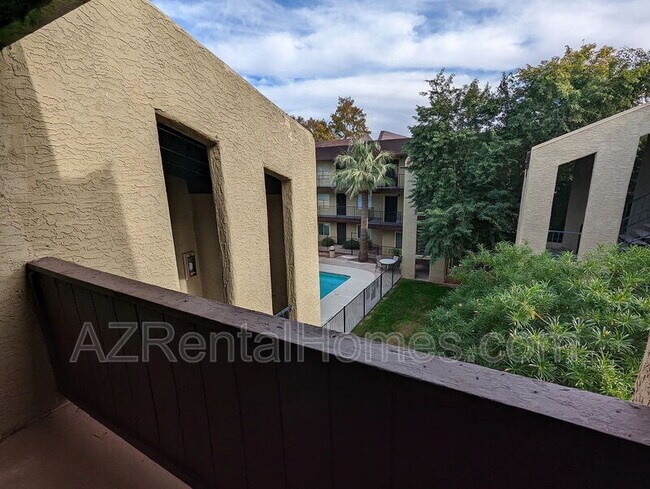 Building Photo - 461 W Holmes Ave