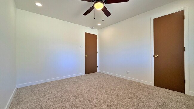 Building Photo - FANTASTIC REMODELED 3 Bed 2 Bath Home in Strayer & Shephards Park Hill Brand New Flooring New Car...
