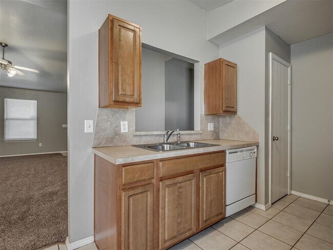 Building Photo - 9728 SW 27th St
