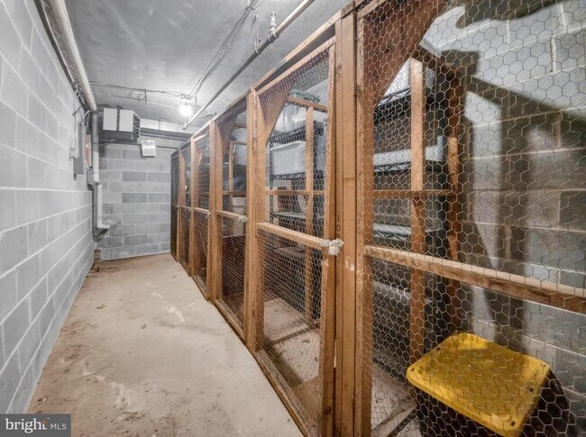 Building Photo - 7680 Tremayne Pl