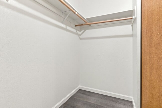 Building Photo - 745 Cedar Dr