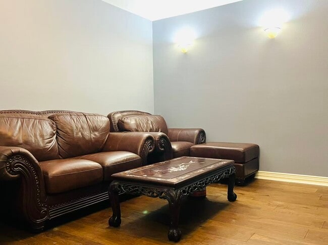 Building Photo - 14303 Tasmania Ct