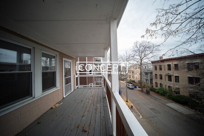 Building Photo - 92 Browne St