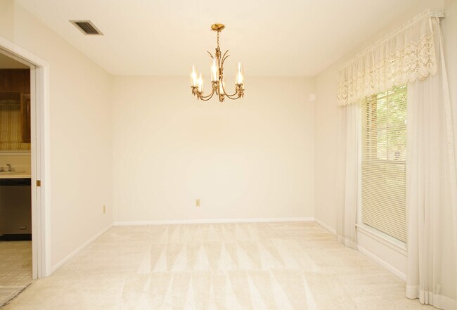 Building Photo - 18 Sherwood Rd NW