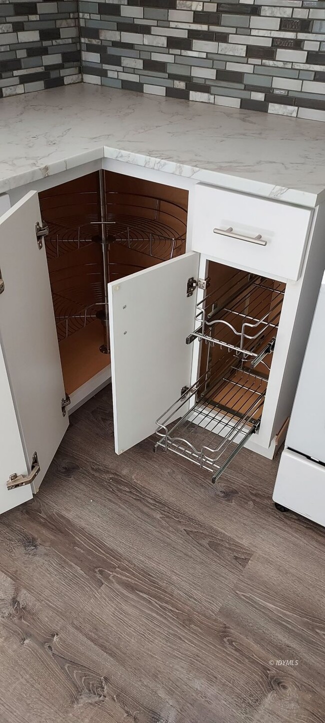 Building Photo - Move-In Ready Newer Tiny Home in The Forest