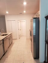 Building Photo - 602 SW Bacon Ter