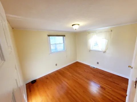 Building Photo - 7 Helena Ln