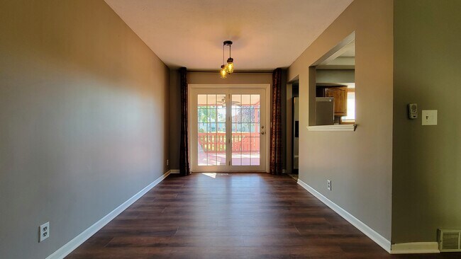 Building Photo - Josephine (Millard Highlands South)