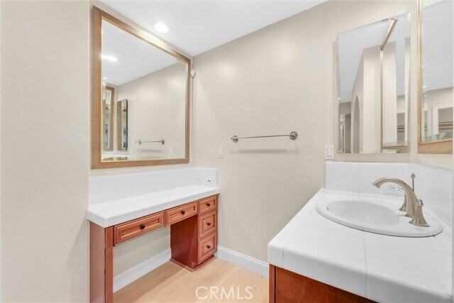 Building Photo - 31 Cezanne