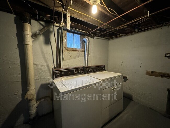 Building Photo - 3008 Webster St