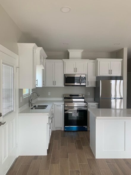 Building Photo - 5202 N Crown Pt