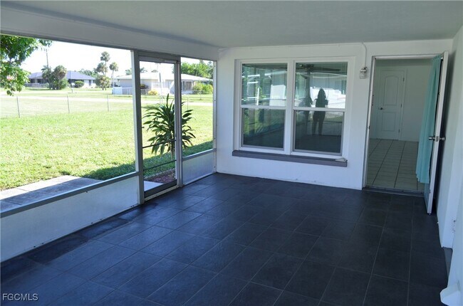 Building Photo - 451 Monterey Ave