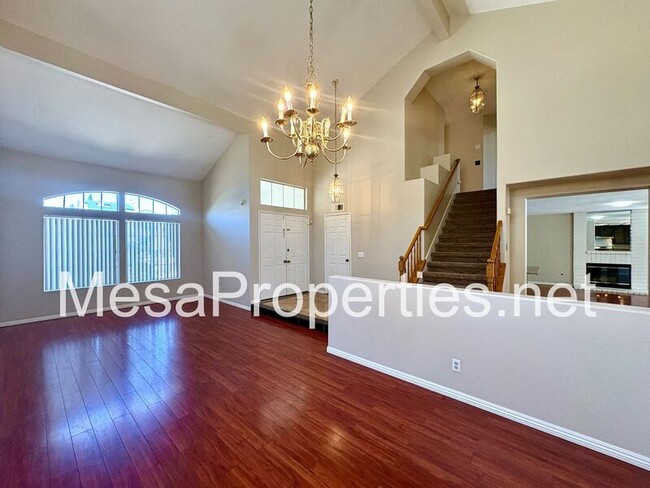 Building Photo - 14383 La Crescenta Ave