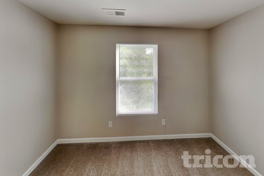 Building Photo - 1362 Cadre Cir