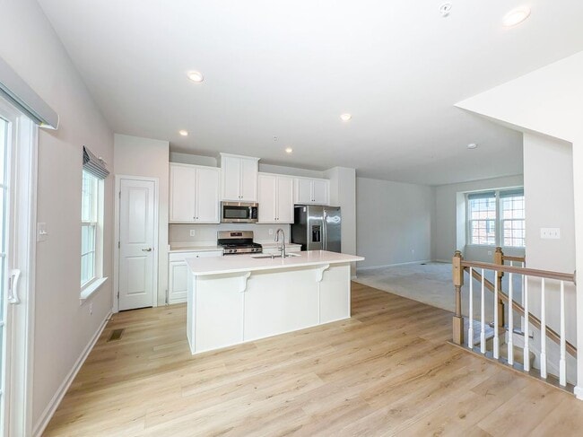 Building Photo - 72 Caswell Dr