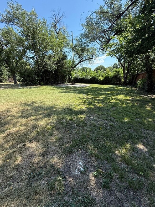 Building Photo - Charming 2-Bedroom Home in Prime Wichita L...
