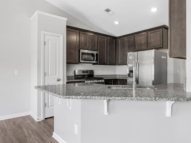 Building Photo - Stylish 3BR/2BA Home with Bonus Room in Gr...
