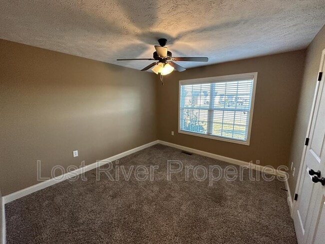 Building Photo - 381 Paige Ave