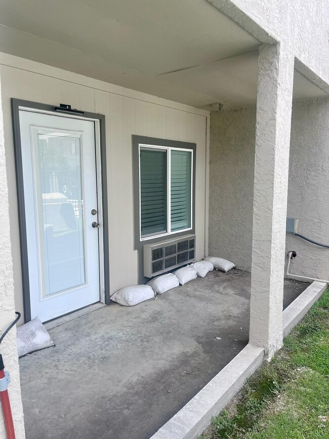 Building Photo - 1345 Airport Dr