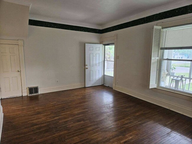 Building Photo - 1245 SW Clay St