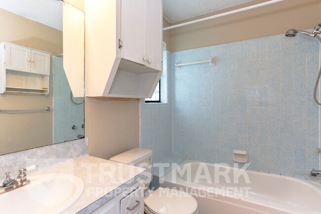 Building Photo - 2110 El Dorado Dr