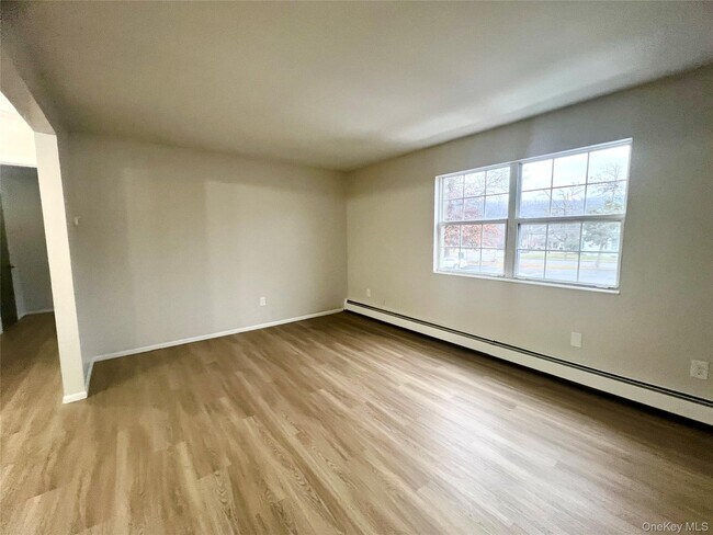 Building Photo - 13-19-19 Cole St