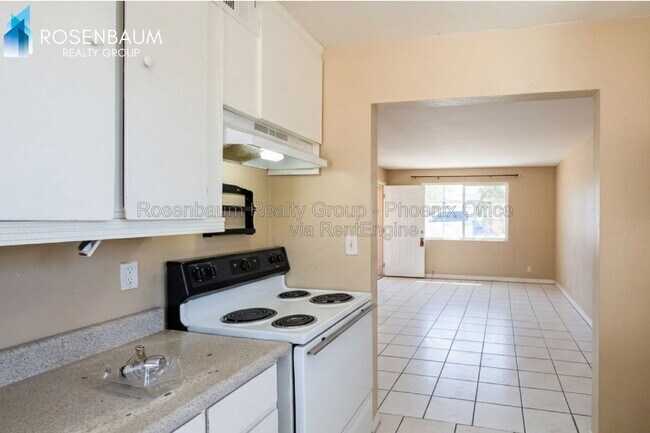 Building Photo - 322 S Allen